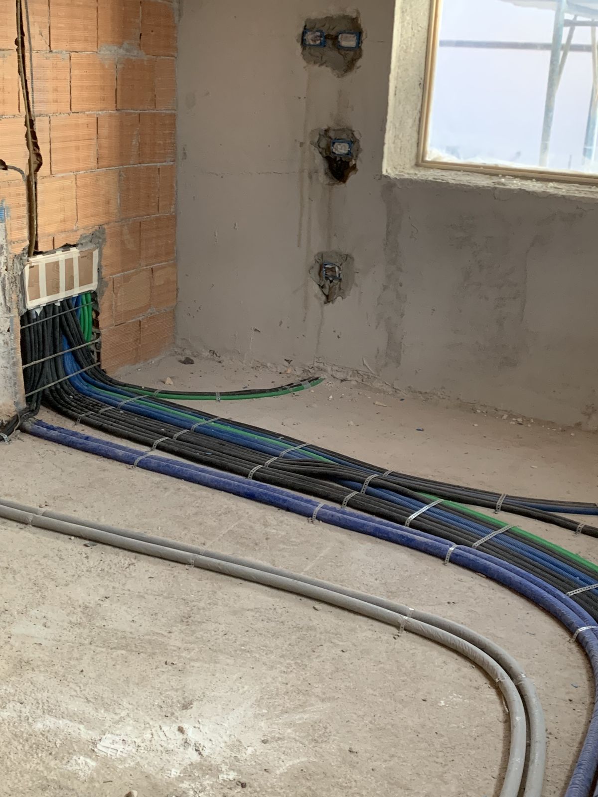 تركيب إنارة كهرباء